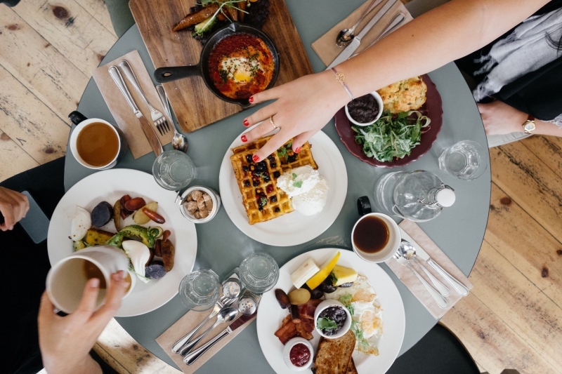 restaurant-GOURDON-min_breakfast-690128